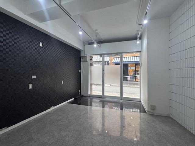 ロイヤルメゾン甲東園ガーデン 室内