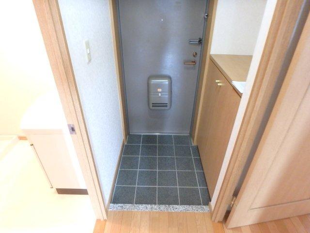 グッドヴィレッジ２番館 玄関