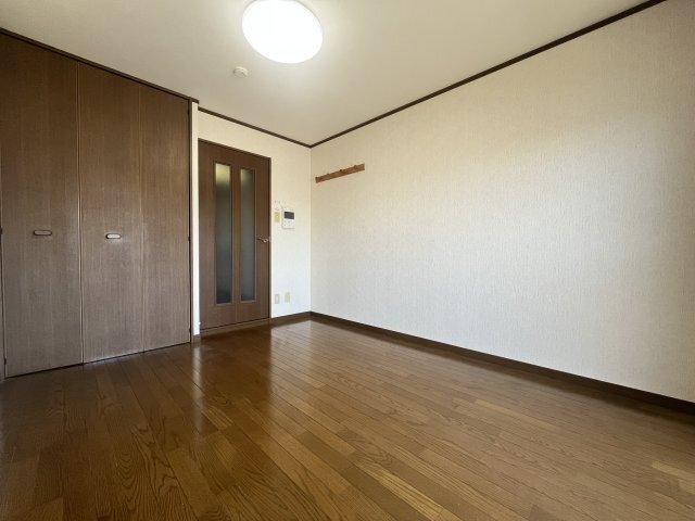 アーバンジャングルプレース１７４南棟 部屋画像