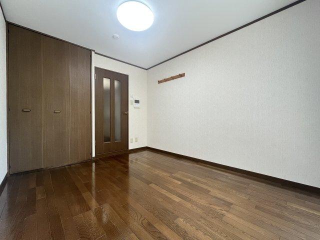 アーバンジャングルプレース１７４南棟 部屋画像