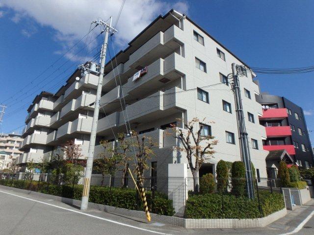 クリスタル 外観