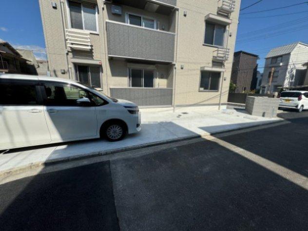 ファミールノーヴェ 駐車場
