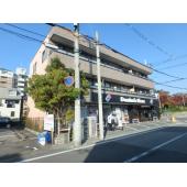 落ち着いた雰囲気の外観です