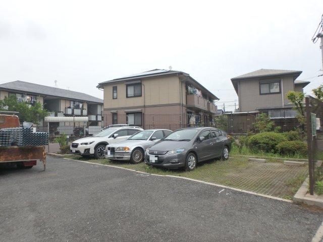 ドムストリア 駐車場