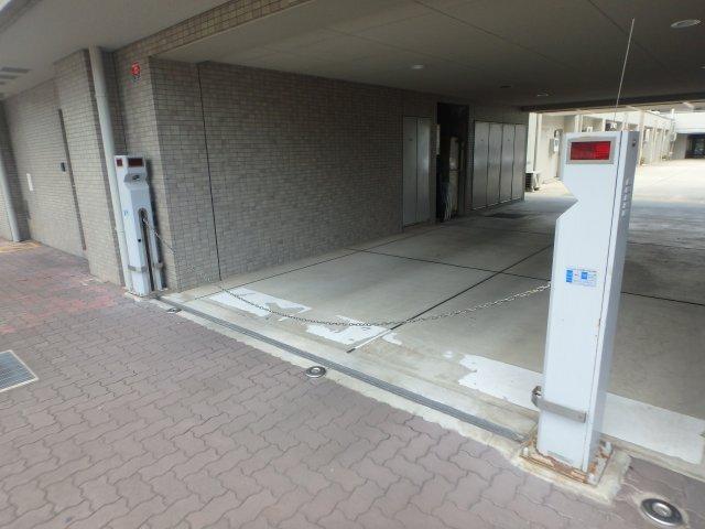 阪急西宮マンション 駐車場