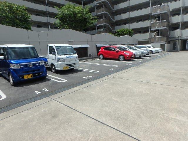 阪急西宮マンション 駐車場
