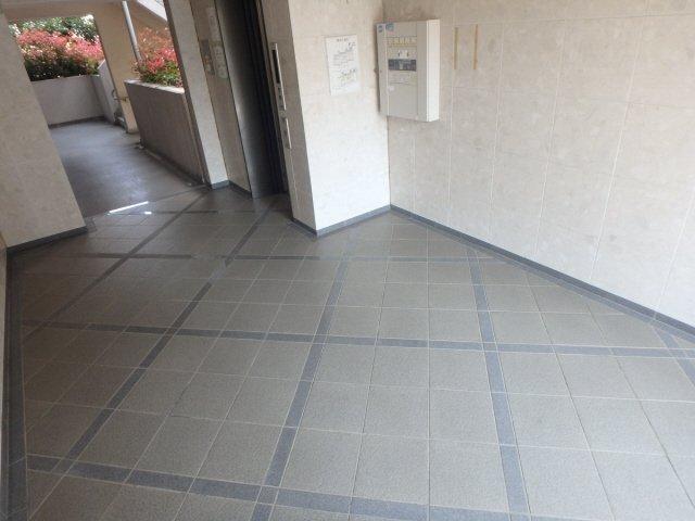 クリスタル エントランス