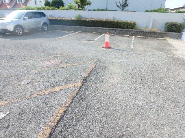 フローレンス西宮Ⅰ 駐車場