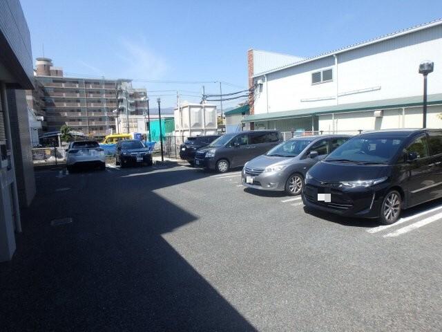 Ｆｉｇ　Ｔｒｅｅ２号館 駐車場