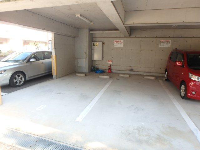 西宮市大屋町マンション 駐車場
