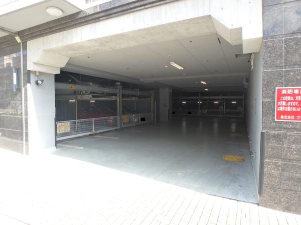 グラシエール西宮戎 駐車場