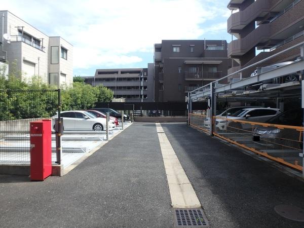 ライオンズマンション香櫨園 駐車場