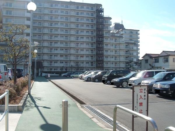 日商岩井香櫨園マンション１号棟 駐車場