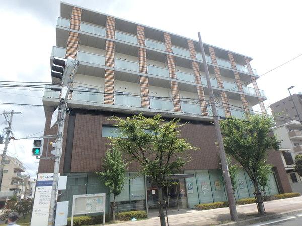 銀行