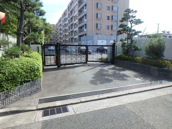 パーク・ハイム夙川泉町 駐車場