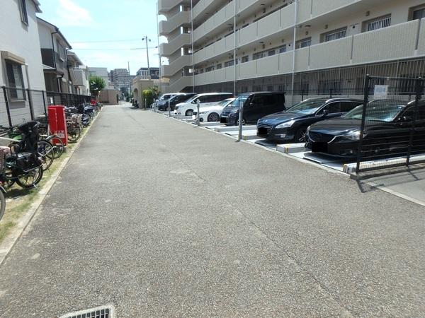 シャルマンフジエミュゼ甲子園 駐車場