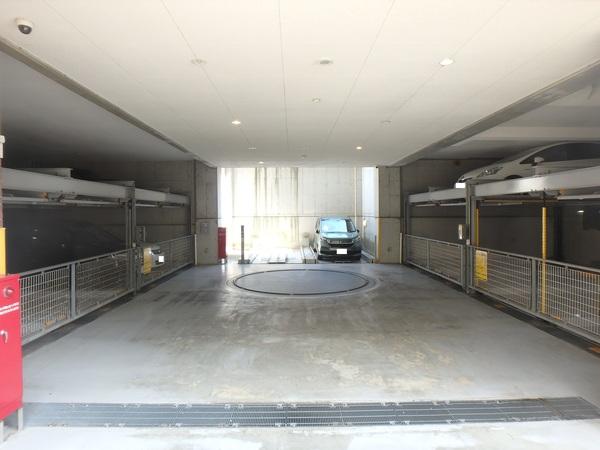 ロイヤルグラン夙川 駐車場