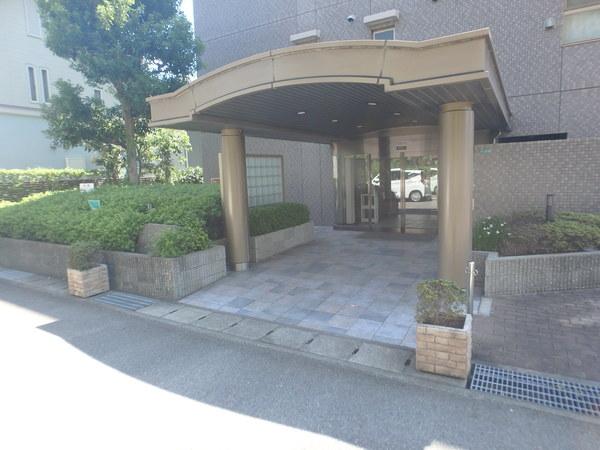 ローレルコート西宮北口 エントランス