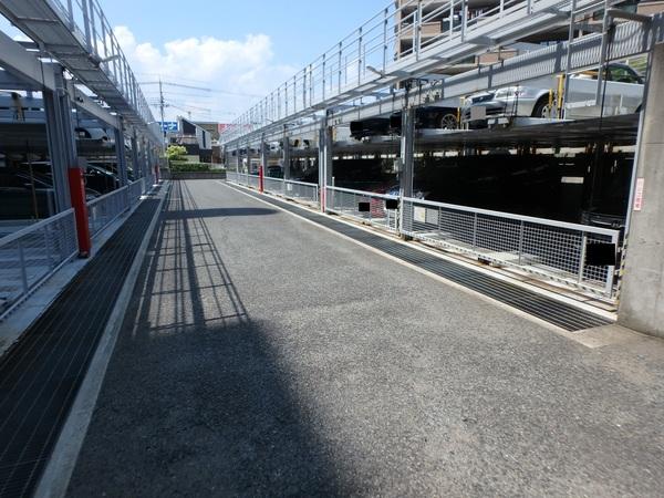コート甲子園南２番館 駐車場