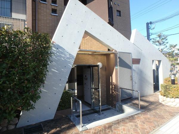 ロイヤル甲東園 エントランス