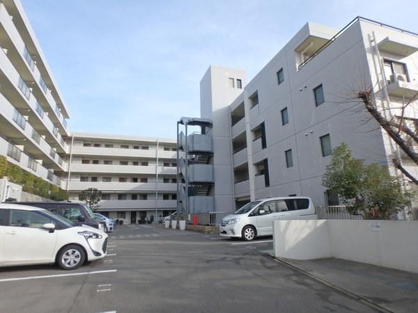 ライオンズマンション西宮高座Ａ棟 外観