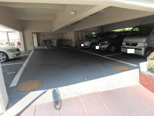 ライオンズマンション第２甲子園 駐車場