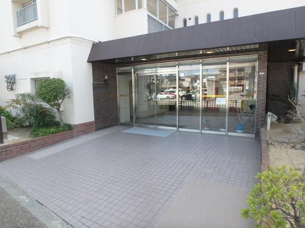 逆瀬川スカイハイツ エントランス