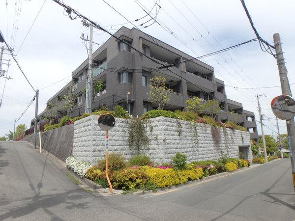 ガーデンハウス仁川山の手 外観