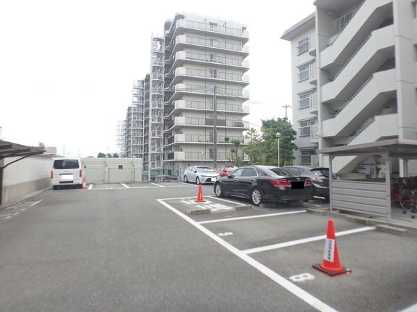 第２宝塚小浜コーポラスＢ棟 駐車場
