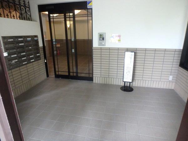 ヴェルビュ宝塚 エントランス