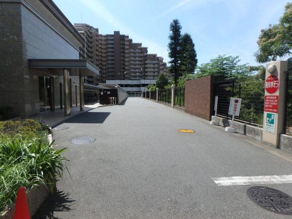ロイヤルアーク甲子園フローレンス エントランス