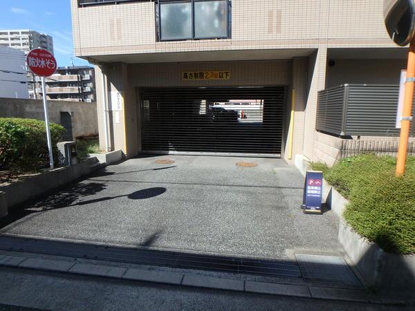 キャッスルコート西宮 駐車場