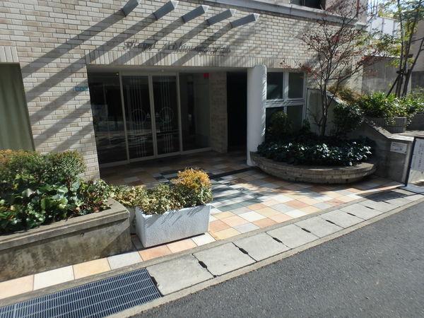 ロイヤル西宮ヒルズ エントランス