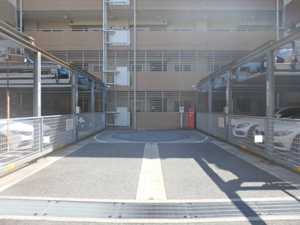 ブランズ香櫨園 駐車場