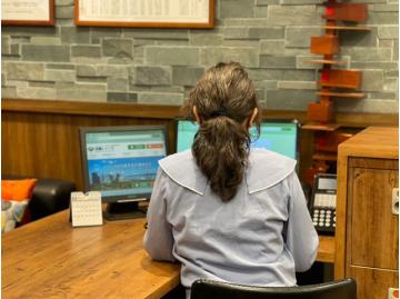 スタッフのサムネイル