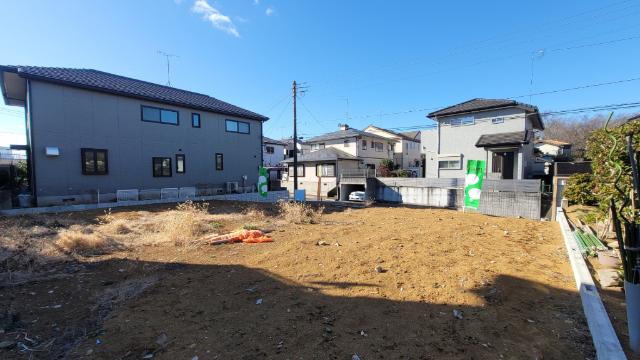 住みながらお庭を持つ。そんな贅沢が実現する戸建。日当たりも良く、家庭菜園や植栽を育てるのに適したお庭はこれからの生活に緑という癒しを与えてくれます。