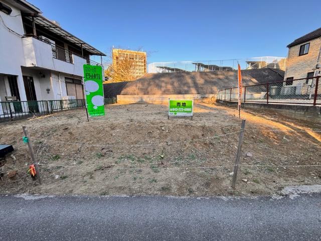 住環境良好なエリアに位置する、マイホームに適した売地です。弊社は売買・建築・リフォームまで幅広く対応する総合不動産会社です。不動産の事なら全て弊社にお任せください！