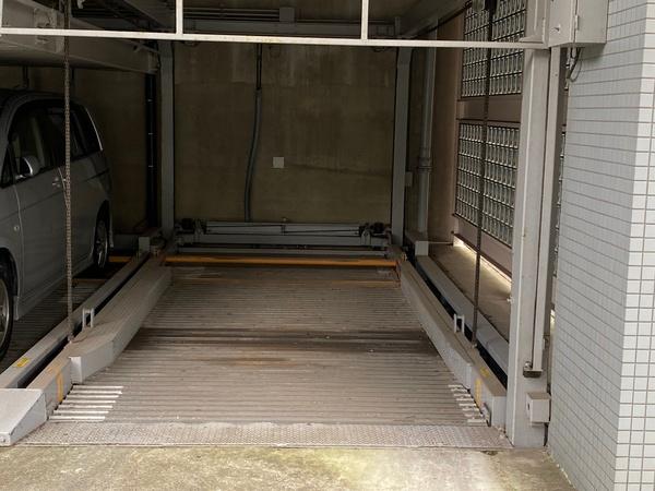 メイゾン千葉 駐車場