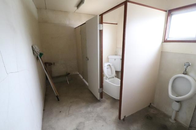 千葉市緑区越智町〈事務所付き工場兼倉庫〉 トイレ