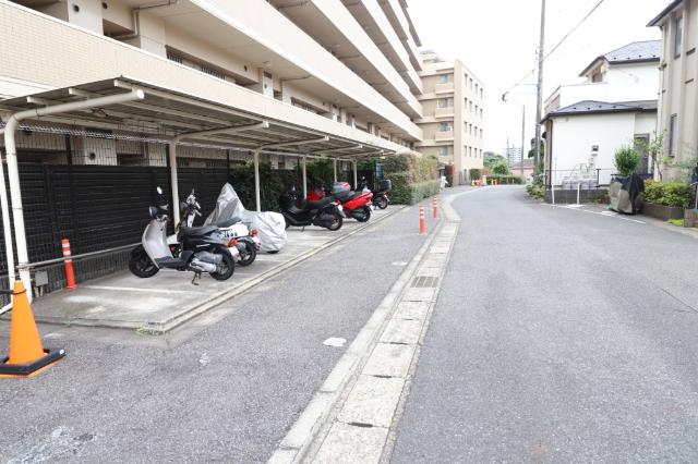 ビビットタウンウィズ稲毛 駐車場