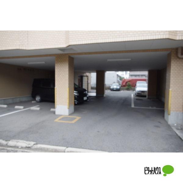サンライズ入場（5D） 駐車場