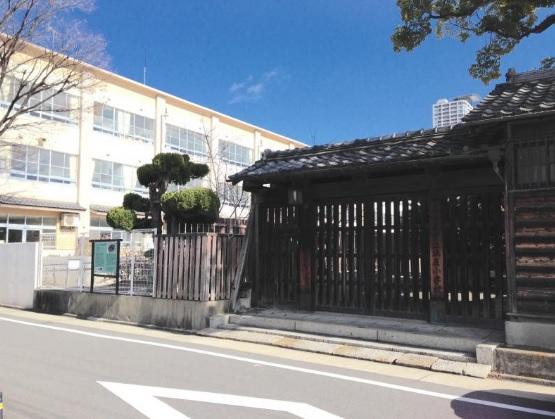 名古屋市立旗屋小学校：209m