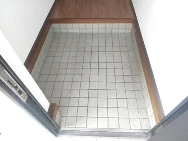 津金タウンハウス 玄関