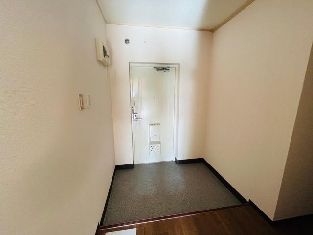 打出荘ＴーＡ棟（102） 玄関