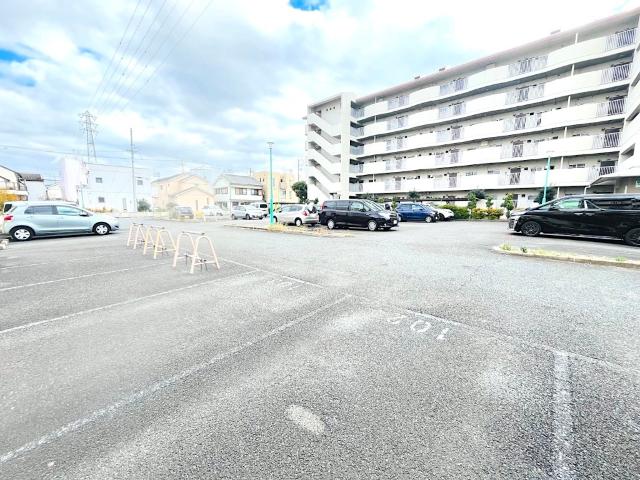 打出荘ＴーＡ棟（102） 駐車場