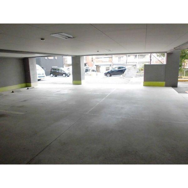 ファミール青峰（601） 駐車場