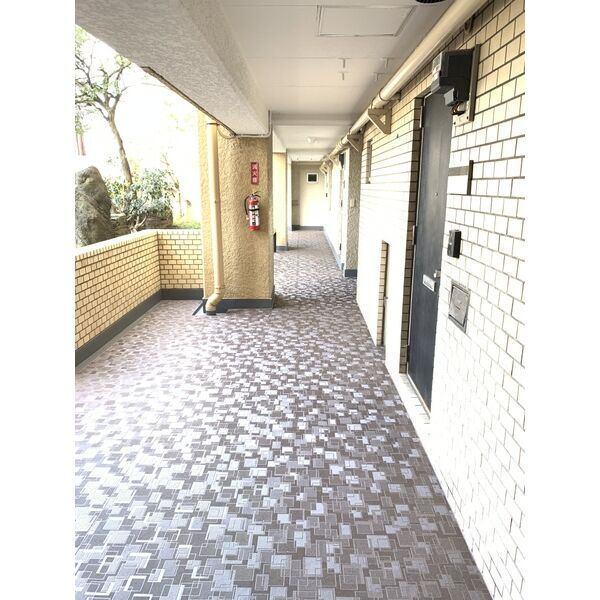 さくらマンション中川　本館 玄関