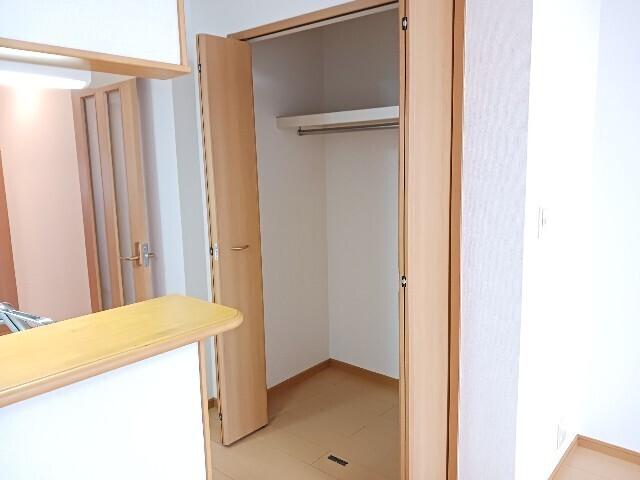 アーバンヴィラ　Ａ（102） 収納