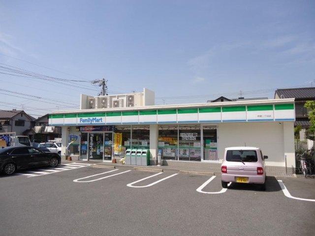 ファミリーマート呼続二丁目店：159m