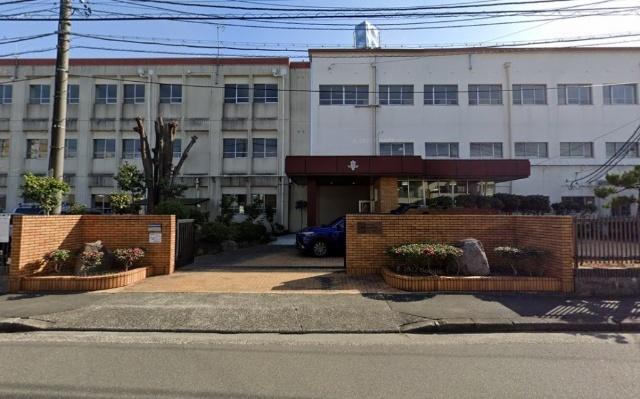 名古屋市立昭和橋中学校：922m